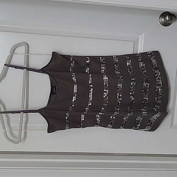 Rue21 XL charcoal and silver sequin tank top - Picture 5 of 8